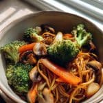 15 minuten pfanne mit champignons brokkoli und karotten geniesen